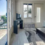 4 Bedroom Lovely In Hébergement de vacances *
