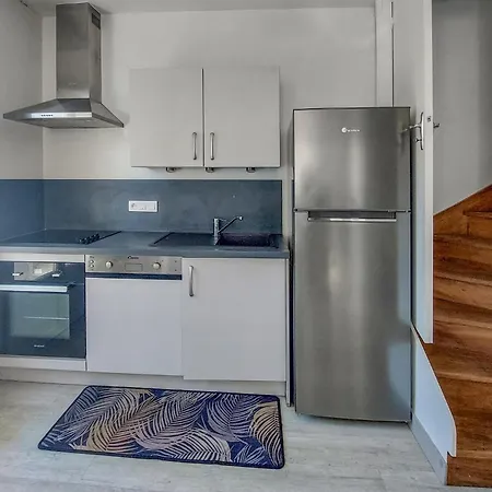 4 Bedroom Awesome In Holiday home Royan