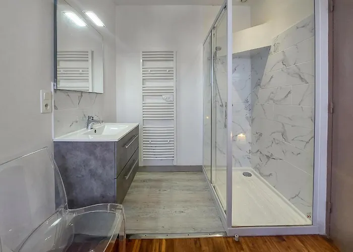 4 Bedroom Awesome In Holiday home