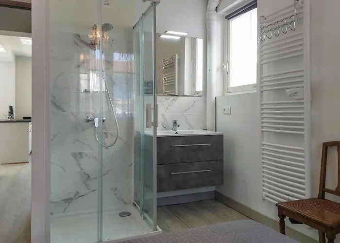 4 Bedroom Awesome In Holiday home