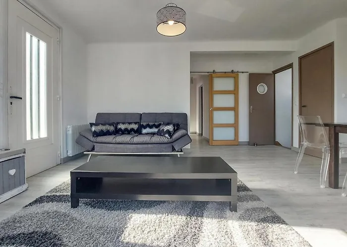 4 Bedroom Awesome In