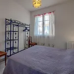 Holiday home 4 Bedroom Lovely In Royan