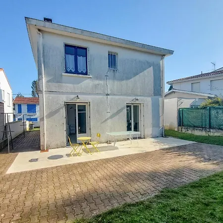 4 Bedroom Awesome In Holiday home