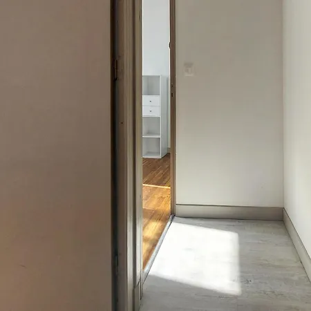 Holiday home 4 Bedroom Awesome In Royan