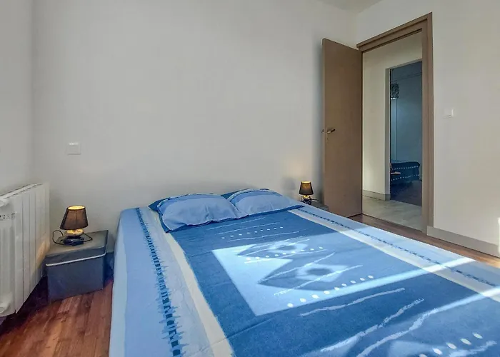 Vakantiehuis 4 Bedroom Awesome In Royan