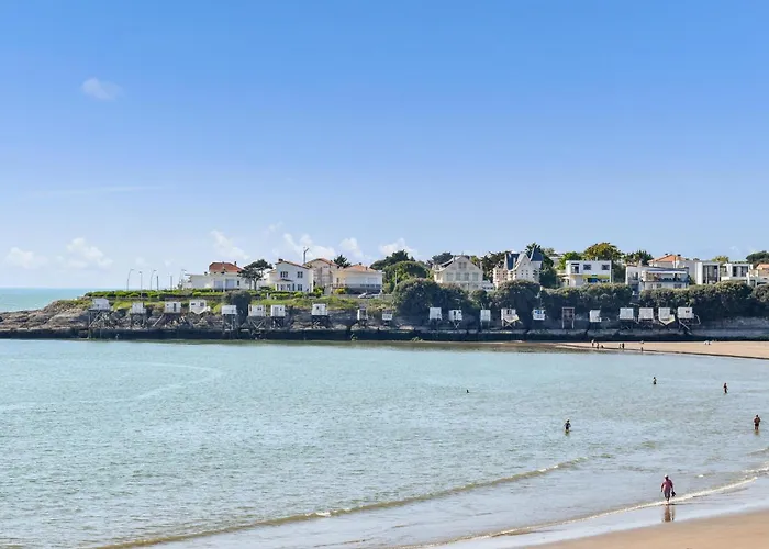 Vakantiehuis 4 Bedroom Awesome In Royan