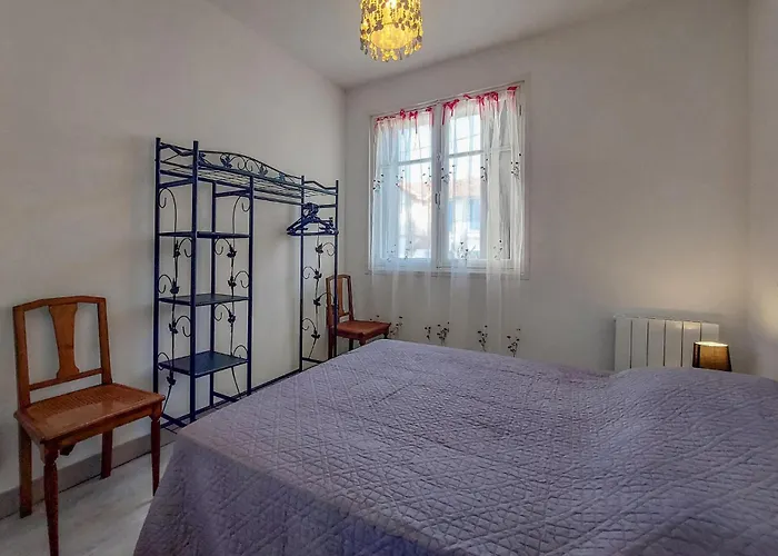 Vakantiehuis 4 Bedroom Awesome In Royan