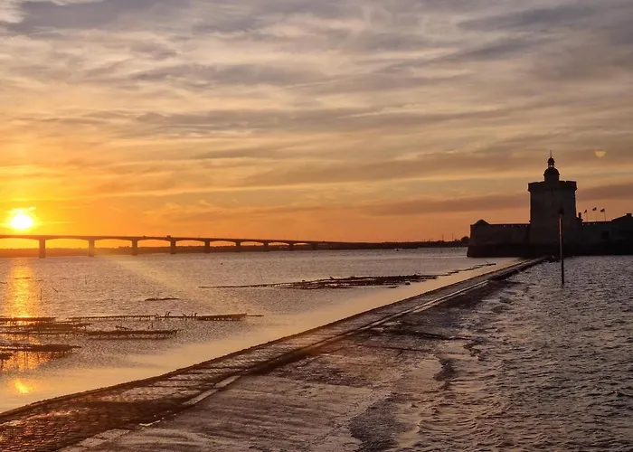 4 Bedroom Awesome In Vakantiehuis *